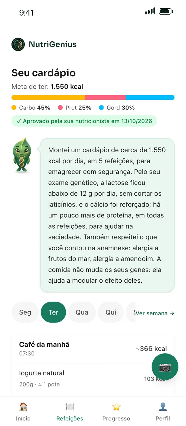 Tela do app NutriGenius: cardápio do dia aprovado pela nutricionista, com a assistente Vita explicando os ajustes